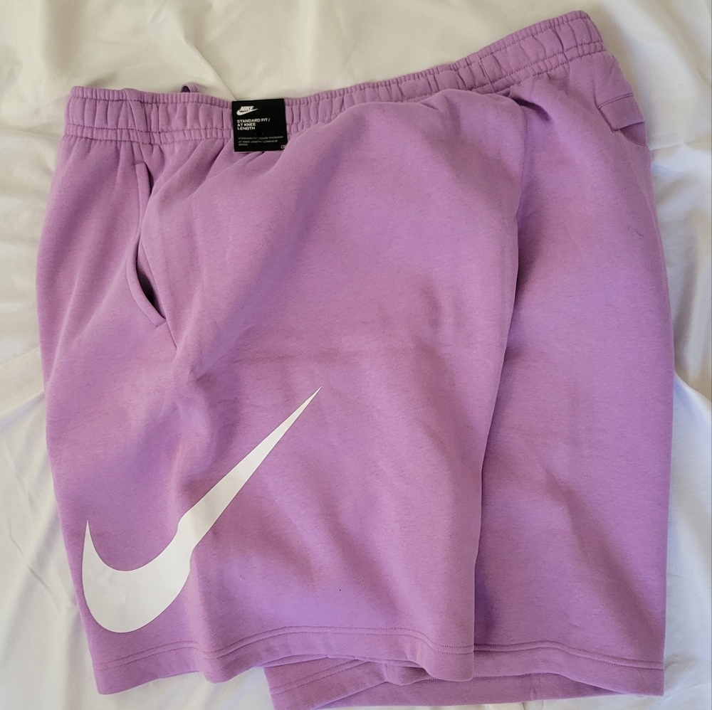 Nike standard fit shorts